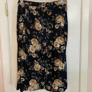 Pretty floral midi skirt